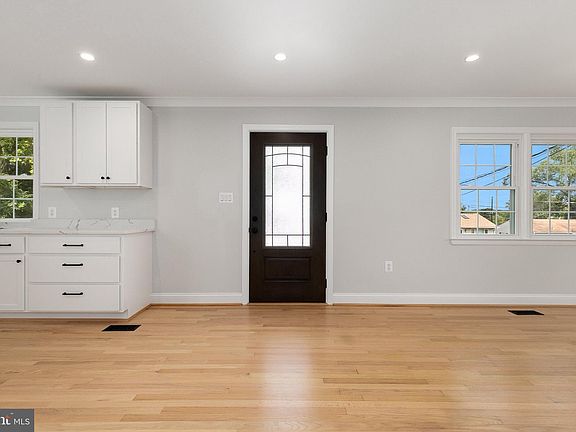 2nd image of 801 Reading Ave