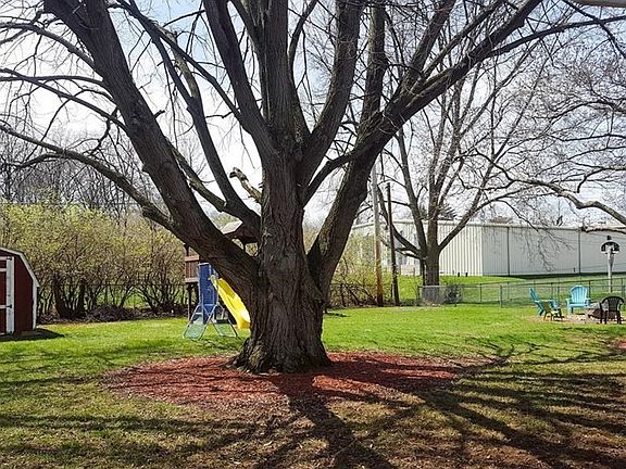 2nd image of 450 Kirk Ln