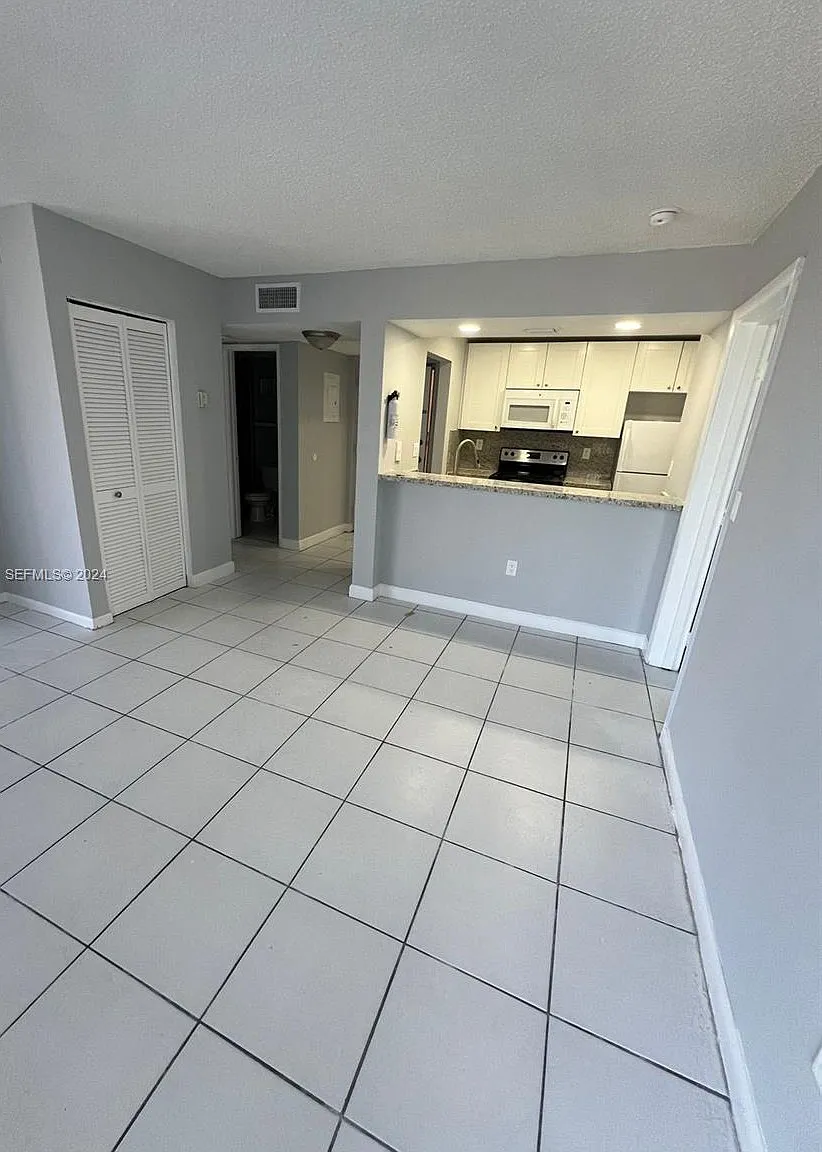 2 bed, 960 sqft, $1,950 — Photo 4
