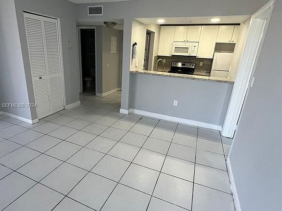 4th image of 7035 NW 186th St