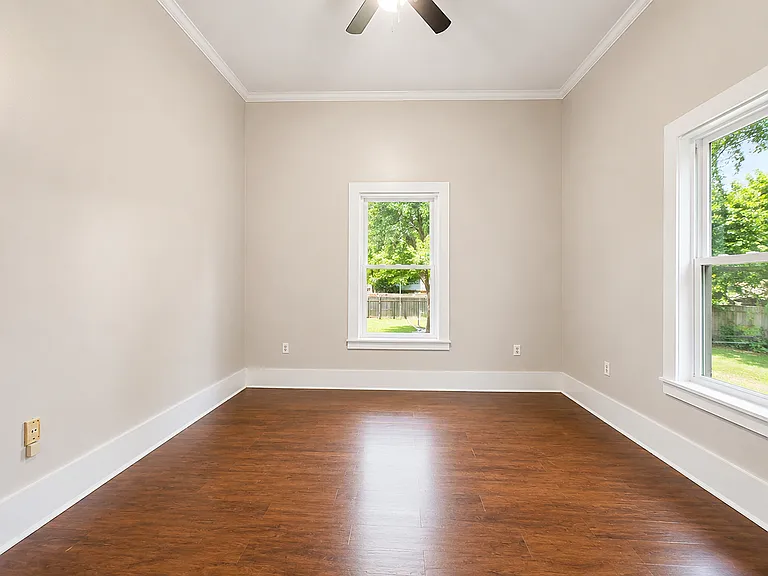 2208 Coggin Ave — Photo 16
