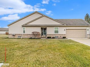 34121 Birchway Cir, Sterling Heights, MI 48312