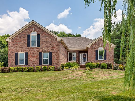 2nd image of 1321 Ascot Ln