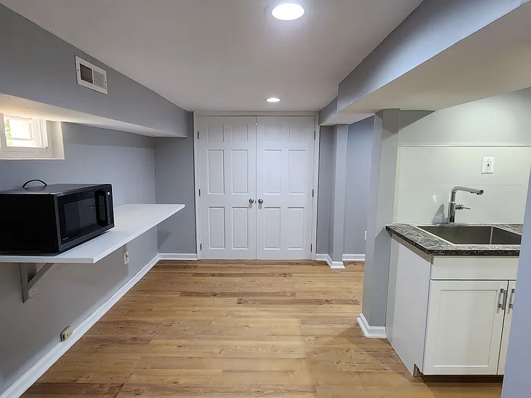 905 Kearny St NE — Photo 46