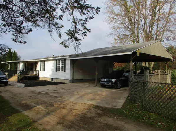 13271 Nineteen Mile Rd NE, Gowen, MI 49326