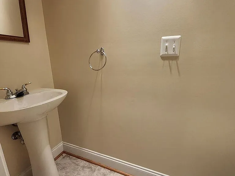 15886 Mackenzie Manor Dr — Photo 18