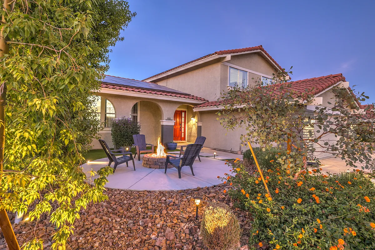 Building Photo - 950 Elysian Dr