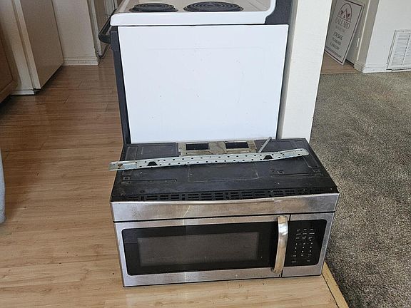 4th image of 4606 Neil Rd APT 205