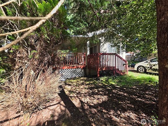 3rd image of 1160 E Lakeshore Drive W