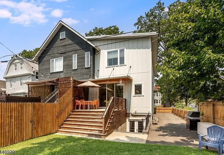 8 Willard Pl — Photo 13
