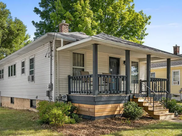 335 Lewis St NE, Rockford, MI 49341