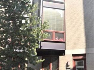 1220 W Cottage Pl, Chicago, IL 60607