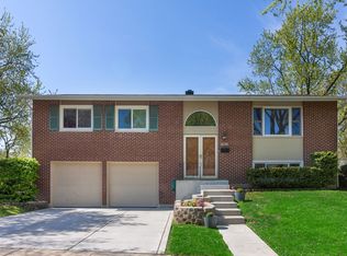 5920 Fairmont Dr, Woodridge, IL 60517