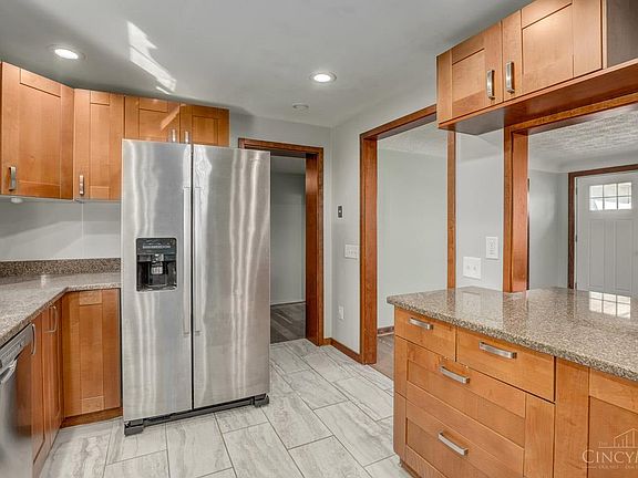 4th image of 565 Sonny Ln