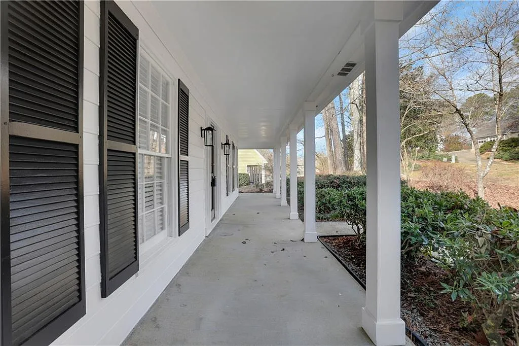 4 bed, 2.5 bath, 2650 sqft, $3,500 — Photo 4