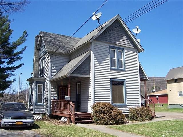 1st image of 82 River St