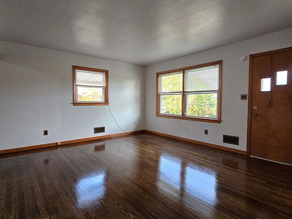 2nd image of 1407 Longview Ave
