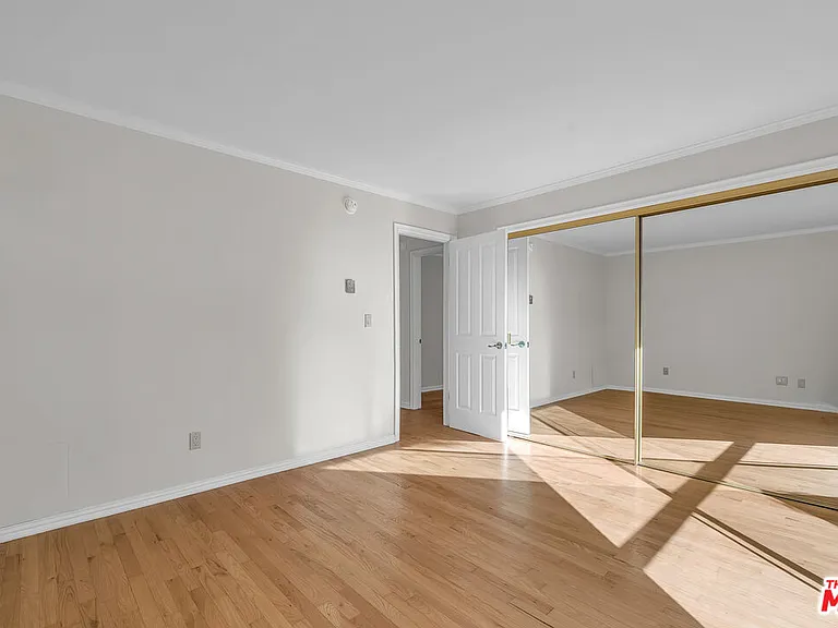 9061 Keith Ave #204 — Photo 12