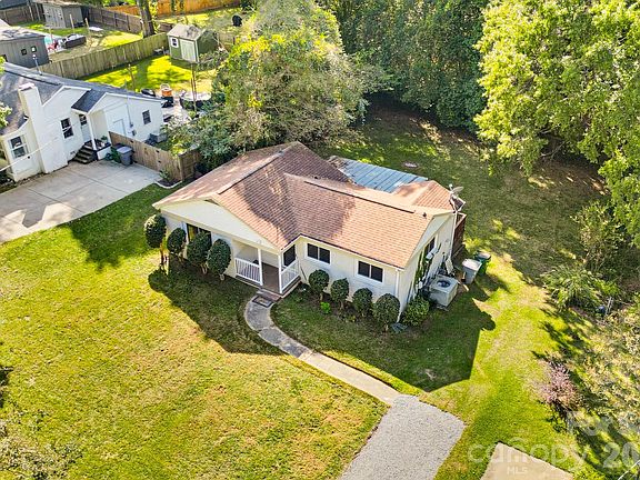 2nd image of 1733 Merry Oaks Rd