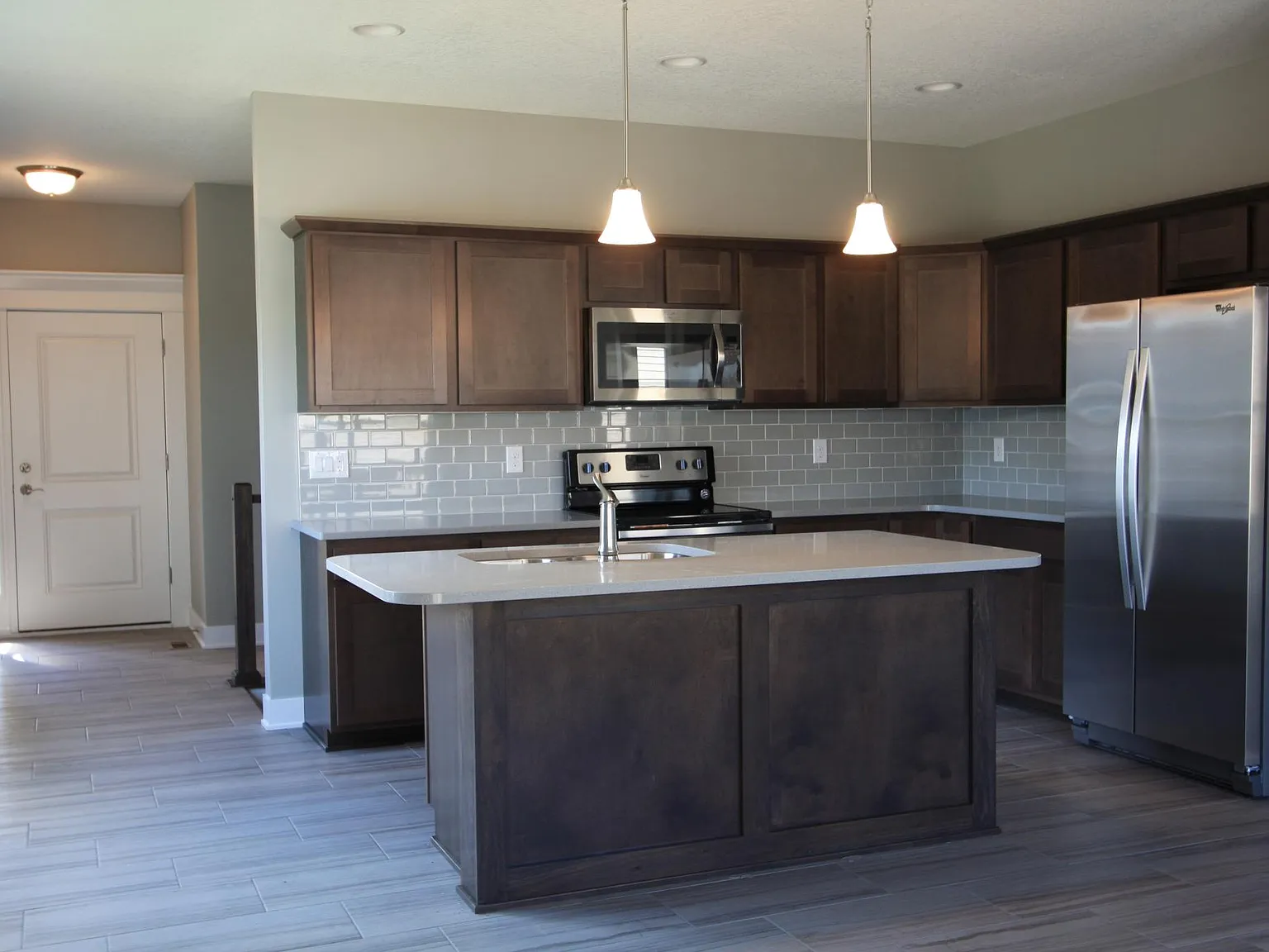 4 bed, 3.5 bath, 1750 sqft, $2,500 — Photo 4