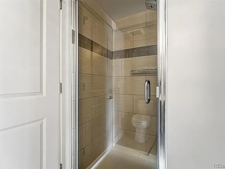 3181 Lawrence St — Photo 24
