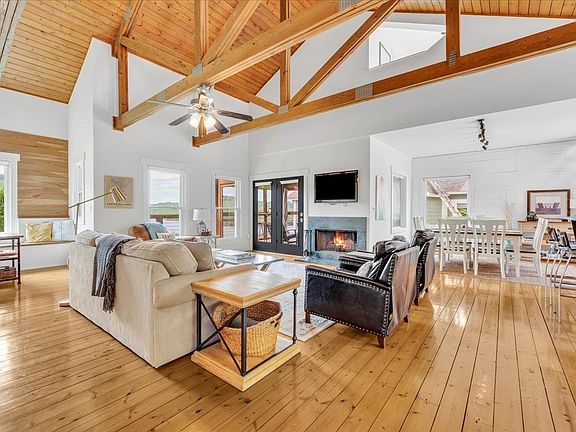 5th image of 105 Sandgate Ct