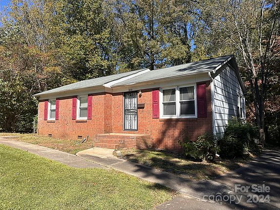 2nd image of 3312 Lochway Ln