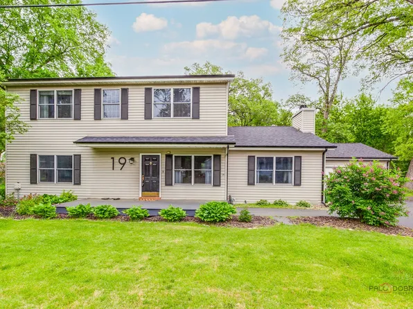 19 Eastwood Ave, Port Barrington, IL 60010
