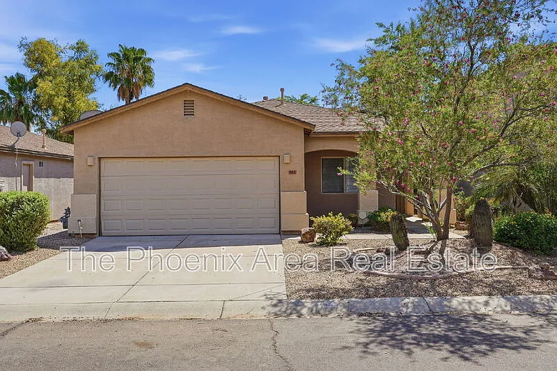 3 bed, 2.0 bath, 1440 sqft, $1,595 — Photo 1