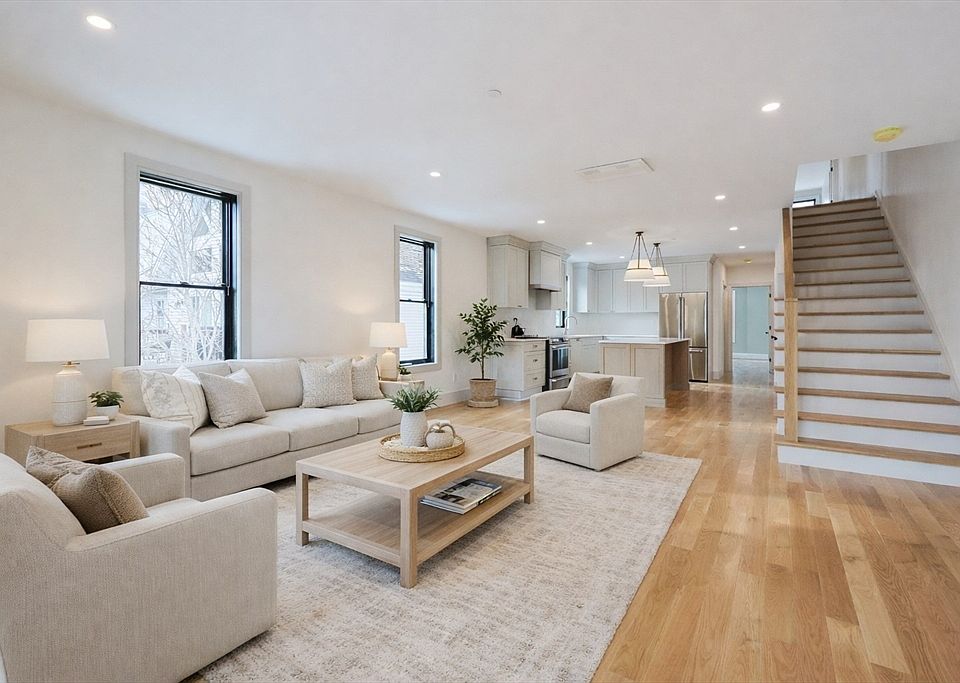 1st image of 68 Rowe St #3