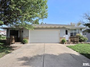 1115-1121 E Kingman Ave, Peoria Heights, IL 61616
