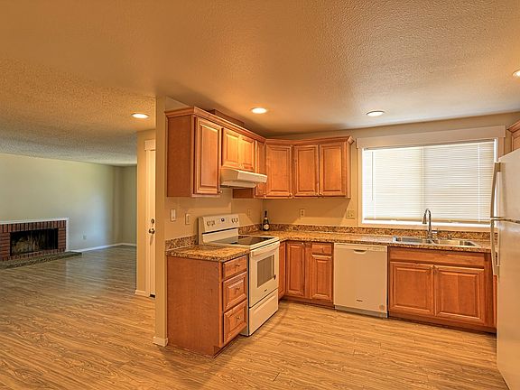4th image of 4114 125th St NE