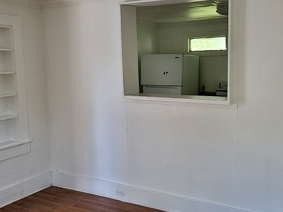 5th image of 405 1/2 Vine Ave #B