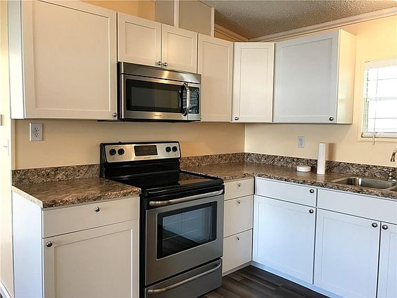 5th image of 1021 Barefoot Cir