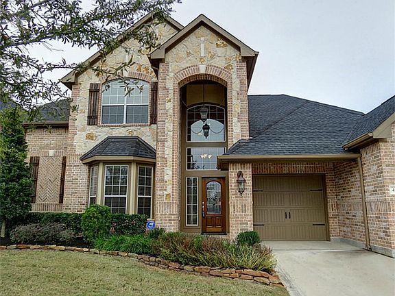Another view of the gorgeous front elevation and landscaping