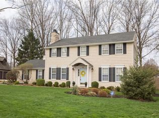 406 Greenbriar Dr, Avon Lake, OH