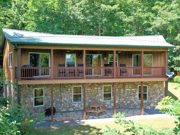 470 Bear Ridge Rd, Tuckasegee, NC 28783