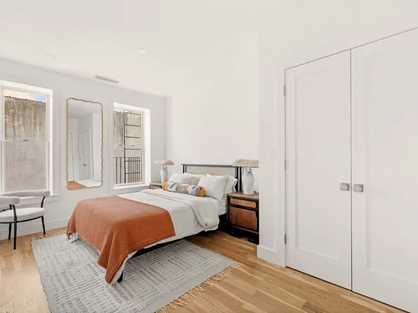 1242 Hancock Street image 7 of 11