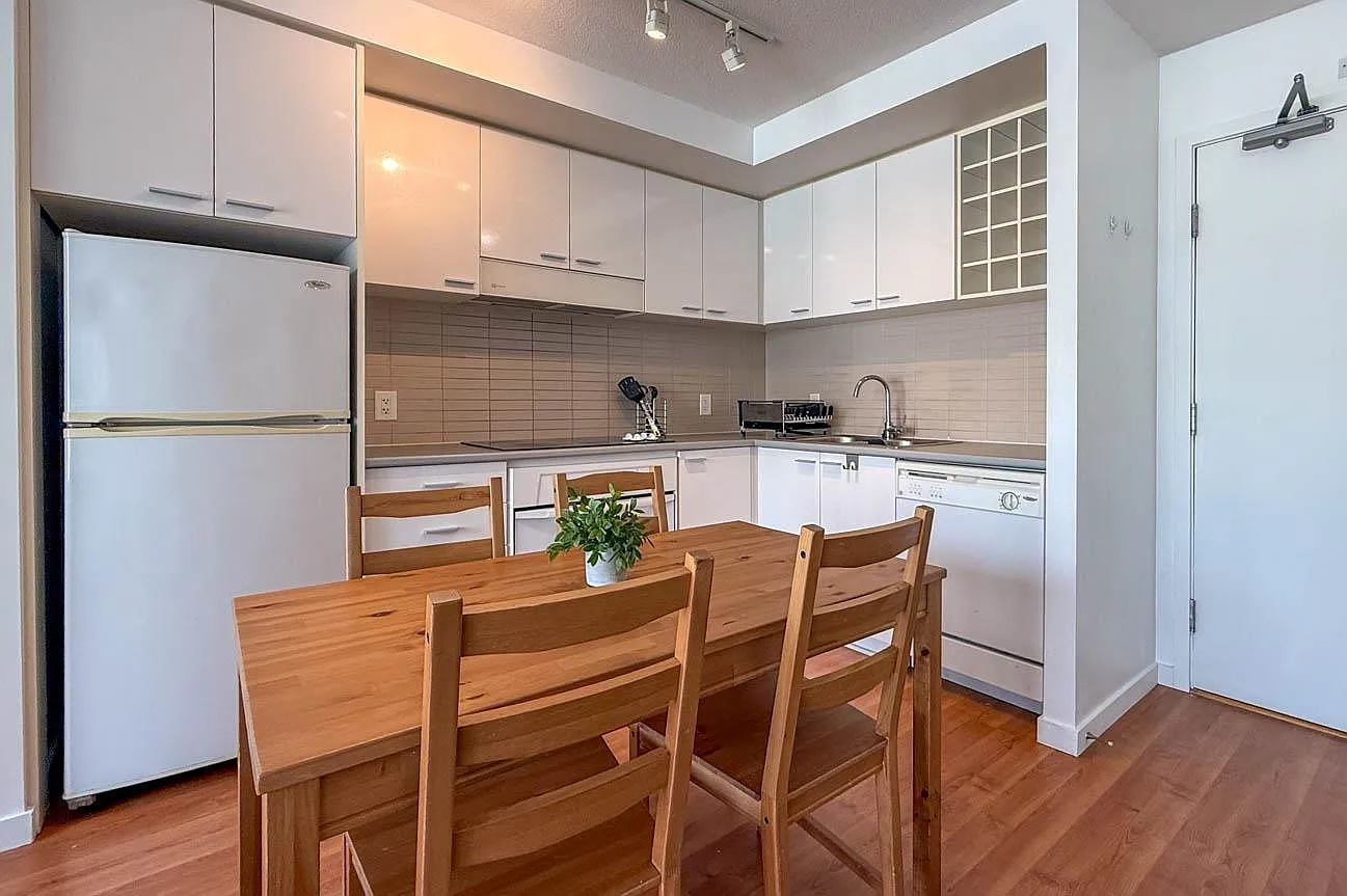 1 bed, 550 sqft, $2,600 — Photo 2