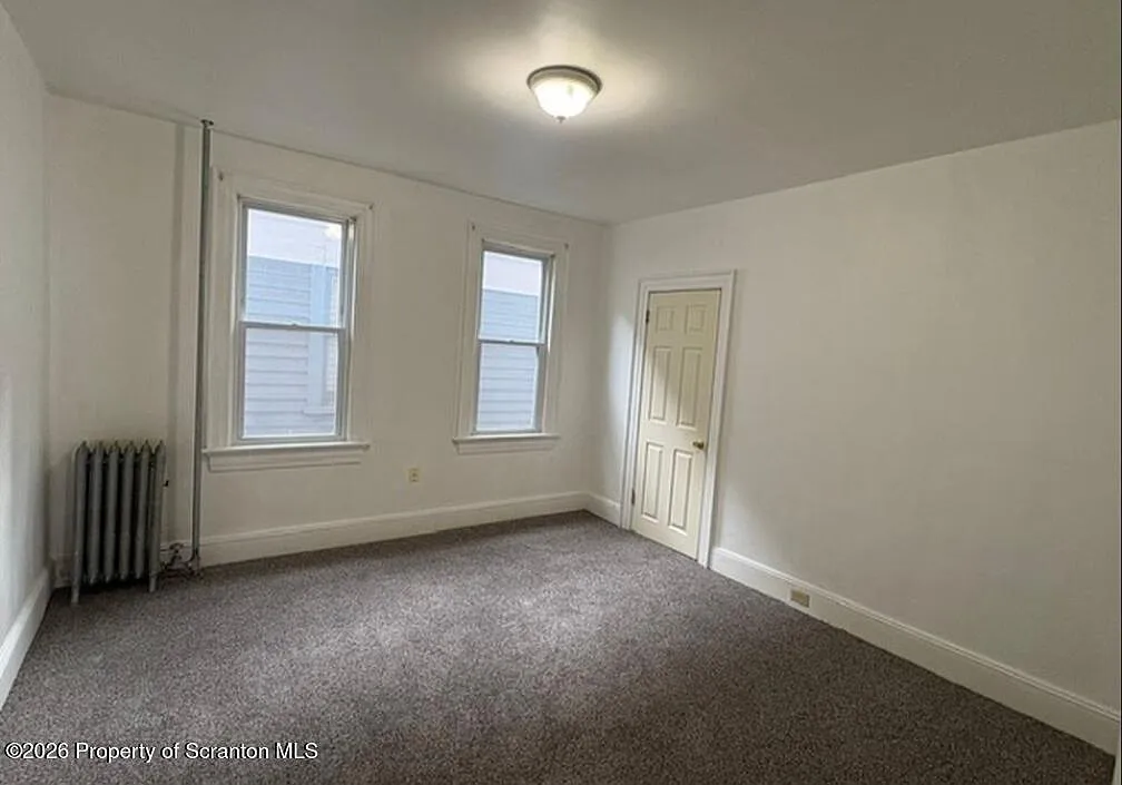 2 bed, 1.0 bath, 1100 sqft, $1,250 — Photo 4