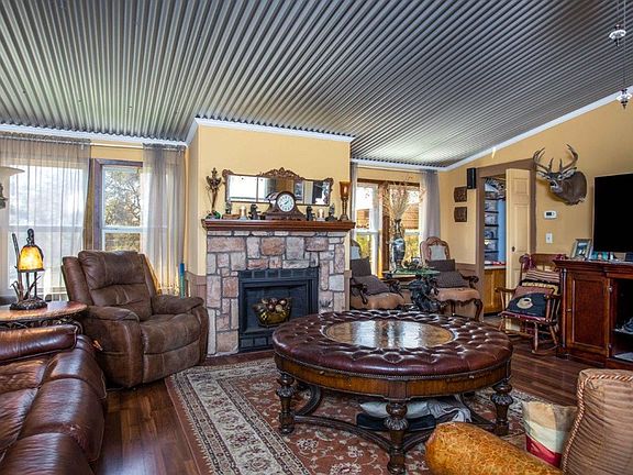 5th image of 2468 Thrill Hill Dr