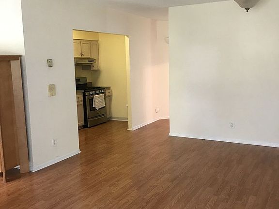 4th image of 73 E 119th St Fl 3