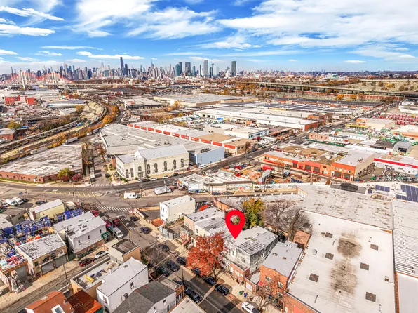 58-07 Maspeth Avenue image 31 of 35