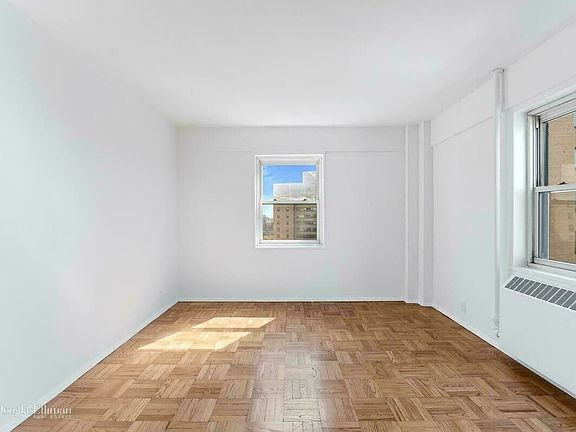 3rd image of 4 Fordham Hill Oval APT 11G