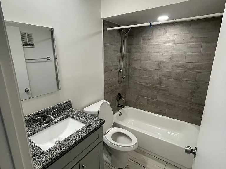418 Banana Cay Dr #D — Photo 5