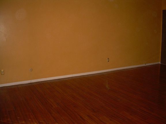 3rd image of 727 N Eucalyptus Ave