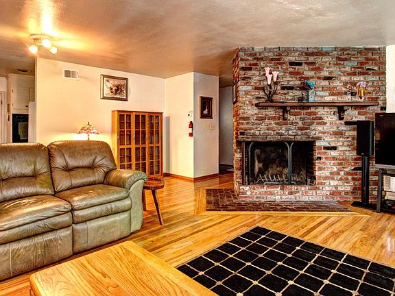5th image of 1793 Branham Ln