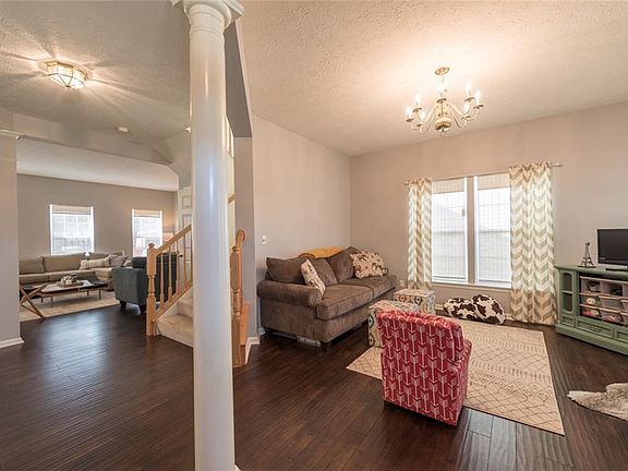3rd image of 8572 Wayside Dr