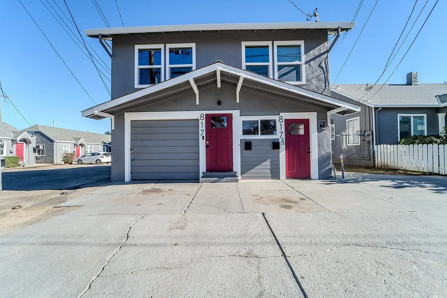 817 Oak St photo 1