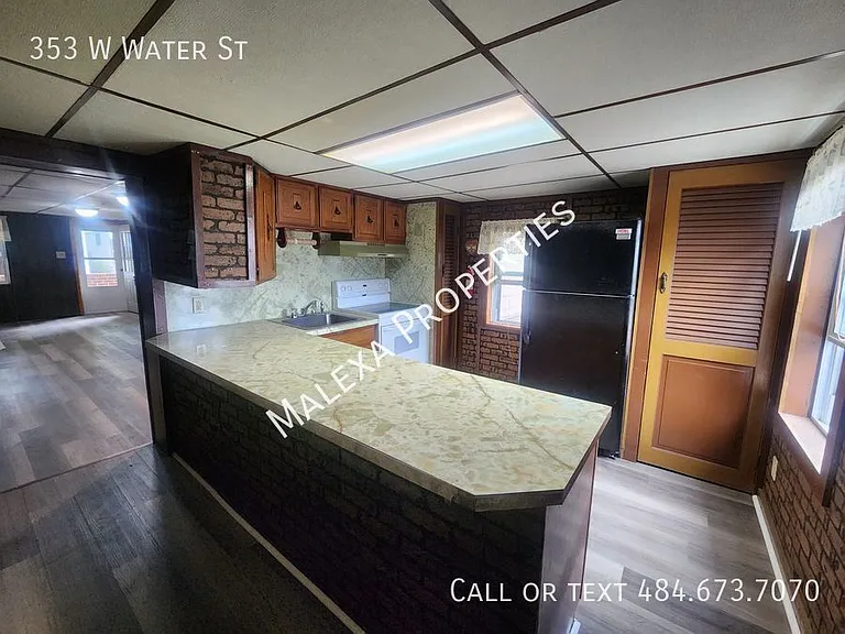 353 W Water St — Photo 6
